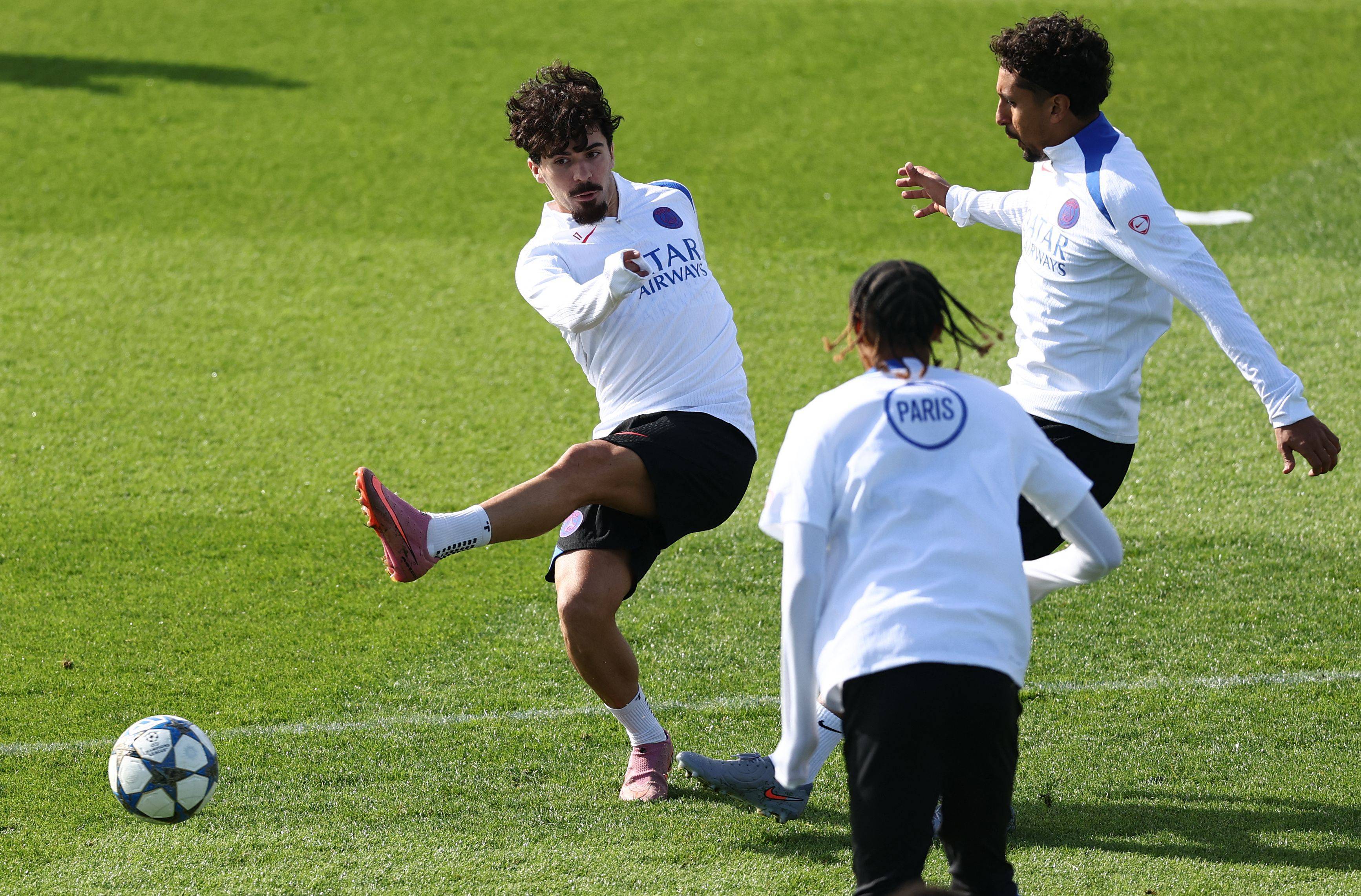 今夜体能课后，巴黎圣日耳曼远射贴柱备战欧冠，悬念犹存，球探报告显示潜力的简单介绍