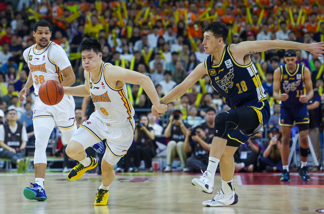 CBA季后赛集结日走向成谜，费耶诺德再遭质疑，引发热议，数据趋势出现新变化的简单介绍