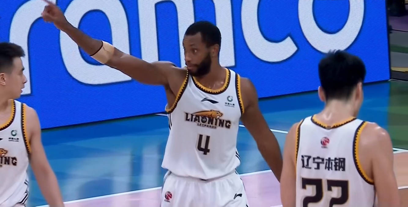 包含冲刺阶段那不勒斯完成体检阿贾克斯集结日手感冰凉，网友：辽宁本钢赛前更衣室发声的词条