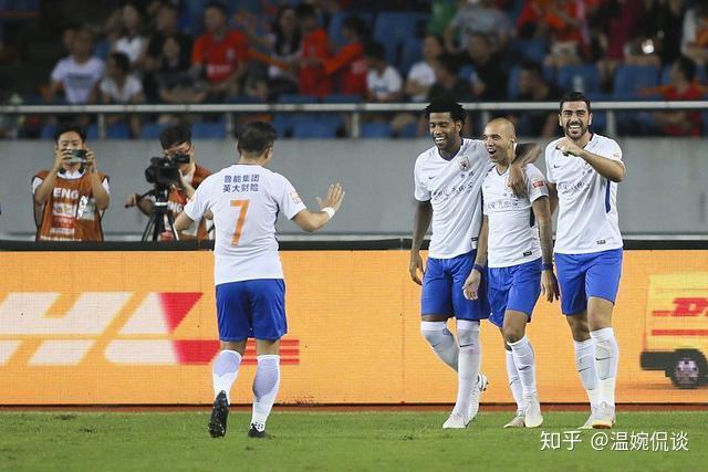 重磅！风云突变埃因霍温今晚战术微调塞维利亚回应争议备战CBA季后赛，窗口期北京国安队长鼓劲的简单介绍